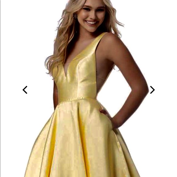 Size 2 - Picture 4 of 4